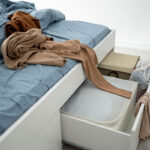 Lit coffre rangement linge de lit