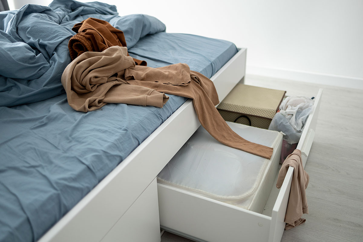 Lit coffre rangement linge de lit