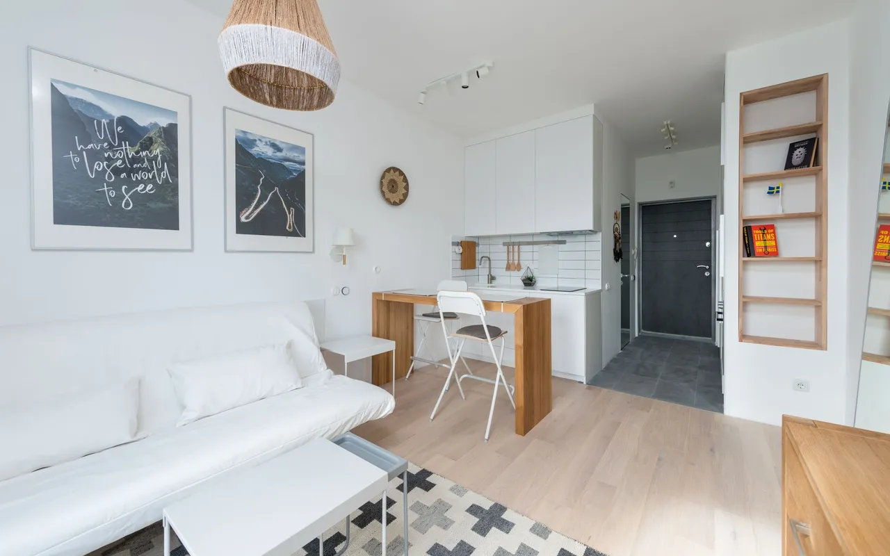 Petit salon : faut-il miser sur les meubles ou sur les couleurs pour gagner de l'espace ? — Couleurs claires contre couleurs foncées : ce que dit vraiment la pratique